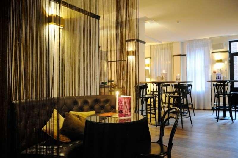 Saint-Gilles Latroupe Le Berger酒店 餐厅 照片